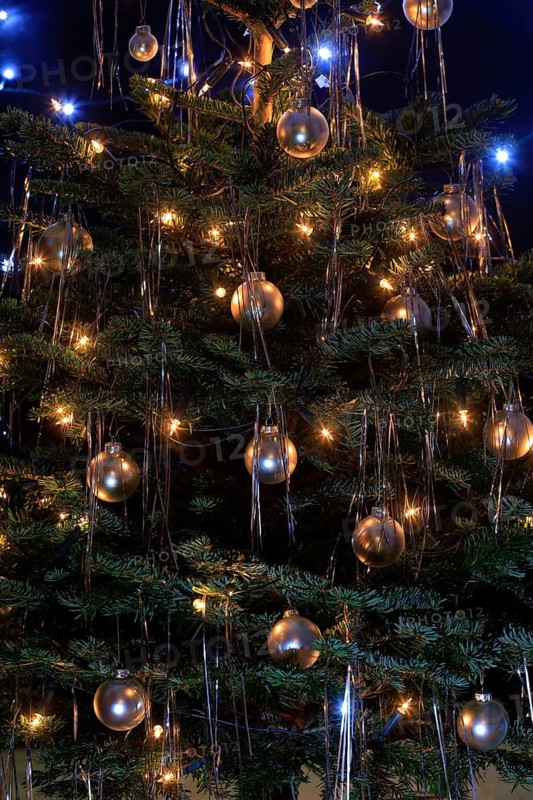 Christmas tree, decorated with tinsel and Christmas baubles, December, Advent, Germany