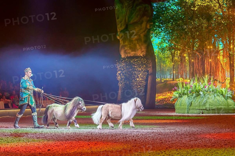 Cavalluna, horse show on Gateway to the Otherworld tour in Berlin's Uber Arena on 17.01.2026
