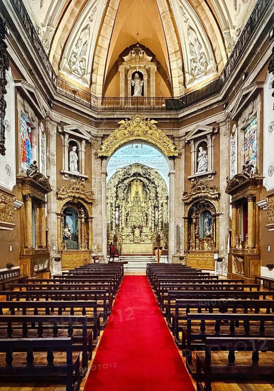 Igreja Paroquial de Santo Ildefonso, interior of the Catholic church in early Baroque style built in the 18th century, Old Town, Porto, Portugal