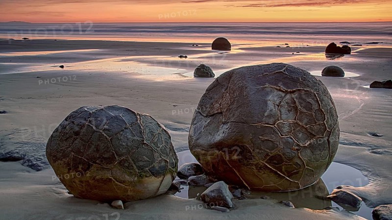 New Zealand, Moeraki Boulders, Otago, Moeraki, stone spheres, South Island, New Zealand