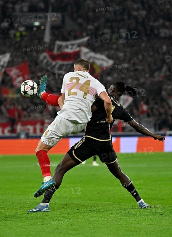 Duel, action Jeff Chabot VfB Stuttgart (24) against Victor Olatunji AC Sparta Praha Prague (07) Champions League, MHPArena, MHP Arena Stuttgart, Baden-Württemberg, Germany