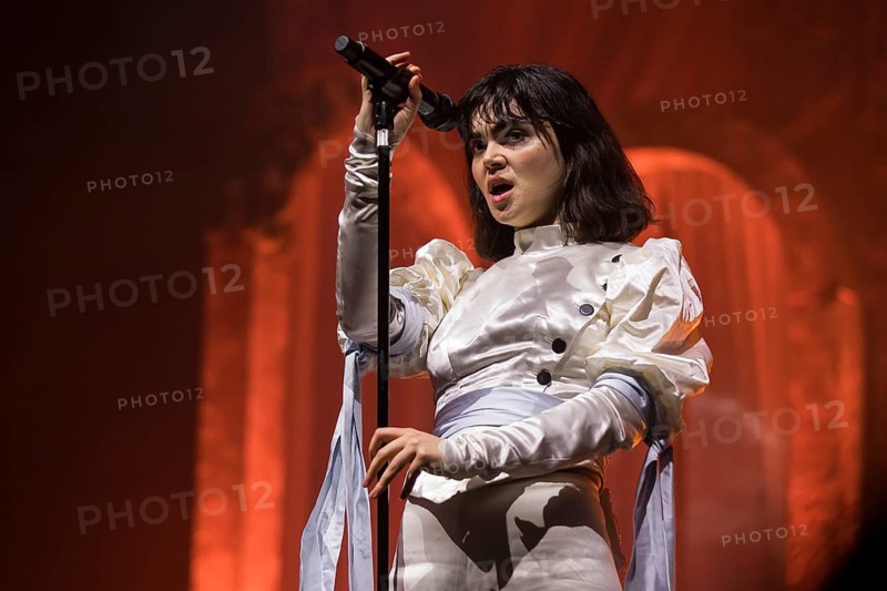 Abigail Morris, singer of The Last Dinner Party live at the Berlin velodrome on 22.02.2026