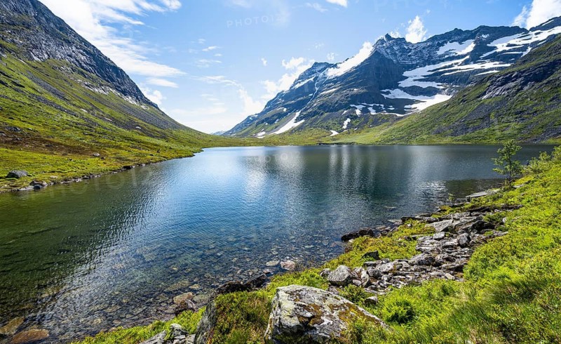 Mountain landscape and lake Giklingdalsvatnet, Flatvaddalen high valley, Innerdalen side valley, Sunndal, Møre og Romsdal, Vestlandet, Norway