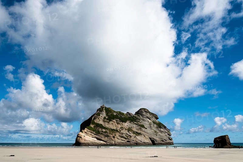 Wharariki Beach, New Zealand, South Peninsula of New Zealand, white clouds, beach, beach, rocks, ocean, Pacific