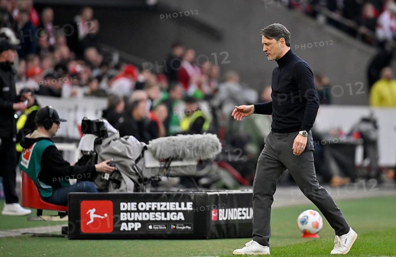 Coach Niko Kovac Borussia Dortmund BVB gesture sour on the sidelines TV camera soccer Bundesliga, MHPArena, MHP Arena Stuttgart, Baden-Württemberg, Germany