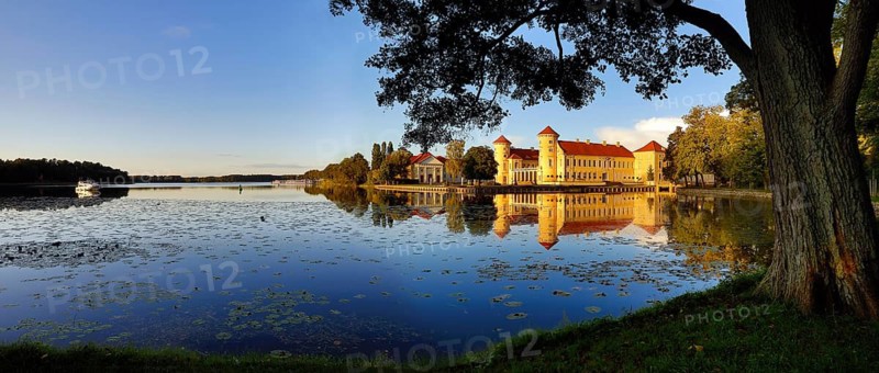 Rheinsberg Castle, lakeside with Lake Grienerick, Ostprignitz-Ruppin district, prime example of Friederician Rococo, Brandenburg, Germany