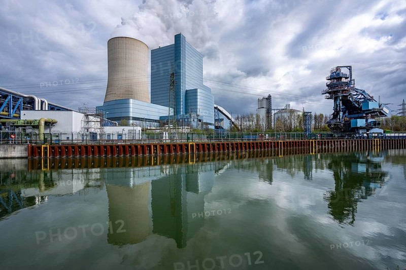 The UNIPER Datteln 4 coal-fired power plant, power plant block and cooling tower, Dortmund-Ems Canal, Datteln, North Rhine-Westphalia, Germany