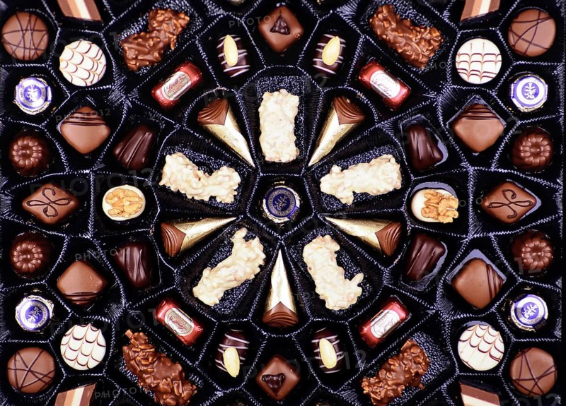 Chocolates in a box of chocolates Studio shot, Lower Saxony, Federal Republic of Germany