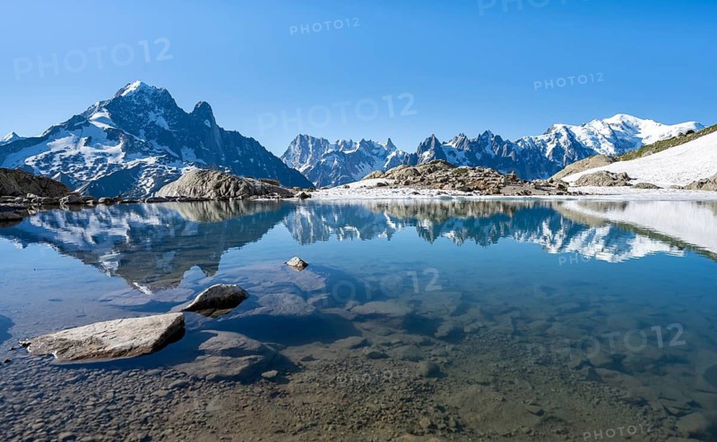 Picturesque mountain landscape, reflection in Lac Blanc, mountain peaks, Aiguille Verte, Grandes Jorasses, Aiguille du Moine, Mont Blanc, Mont Blanc Massif, Chamonix-Mont-Blanc, Haute-Savoie, France