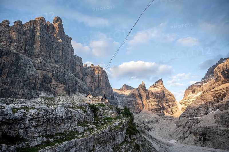 Alpine Club Hut, Refugio Francis Fox Tuckett, mountain peaks of the Brenta Mountains, Brenta-Adamello Natural Park, Trentino, Italy