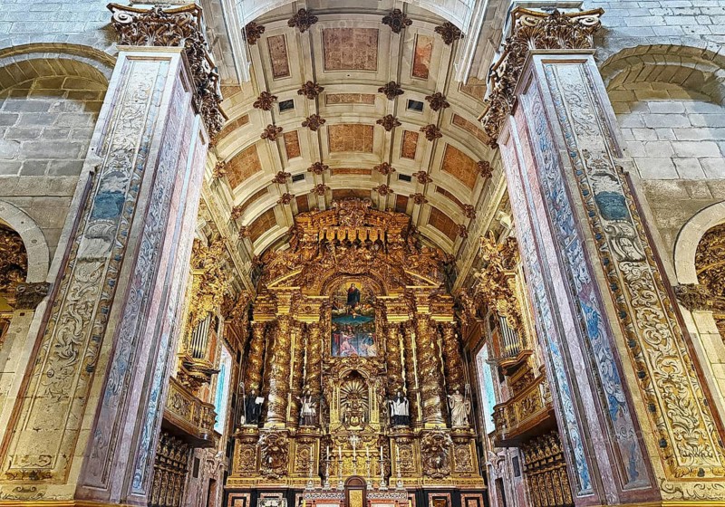 Porto Cathedral, view of the altar with historic double instruments, Sé do Porto, UNESCO World Heritage Site, Porto, Portugal