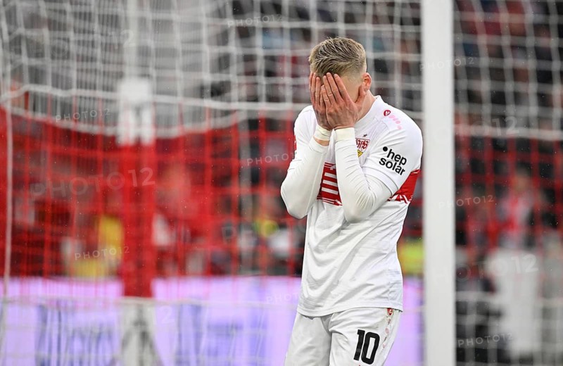 Chris Fuehrich VfB Stuttgart (10) disappointed Gesture Gesture Football Bundesliga, MHPArena, MHP Arena Stuttgart, Baden-Württemberg, Germany