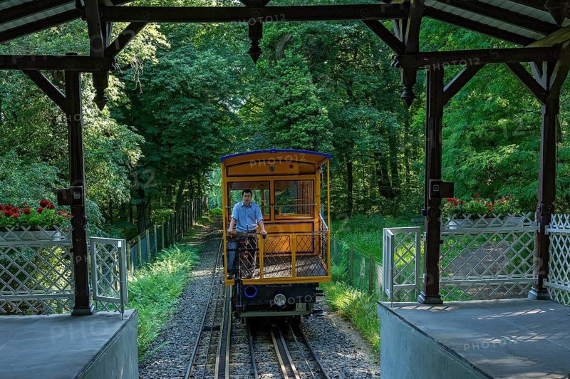 Historic funicular railway, rack and pinion funicular railway with water load on tracks, Nerobergbahn from 1888, mountain station, technical cultural monument, Neroberg, Wiesbaden, Hesse, Germany