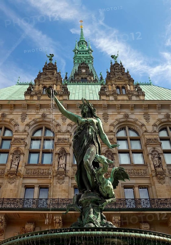 Hamburg City Hall, inner courtyard with Hygieia fountain, Hamburg, Germany
