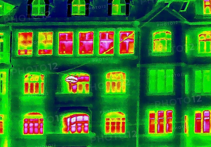 Thermal image or thermography, symbolic photo, interpolated. The photo shows areas of heat loss in a building. Stuttgart, Baden-Württemberg, Germany