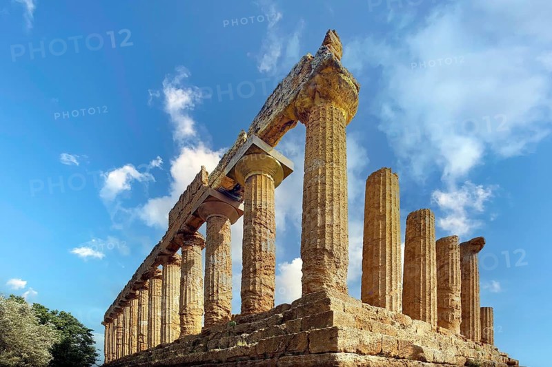 Doric Temple, Temple of Juno, also Temple of Hera Lacinia, 460 and 450 BC, originally had a peristasis or ring of 6 × 13 columns, four-tiered substructure, Valley of the Temples (Valle dei Templi) Unesco World Heritage Site near Agrigento, Sicily, Mediterranean Sea