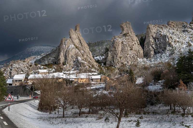 La Rocette, Alpes-de-Haute-Provence, Haute Alpes, village, castle, keep, rock, mountain, tower, dungeon, Saracen Gate, Bochaîne and Beaume Noire, winter, snow, snow showers, France