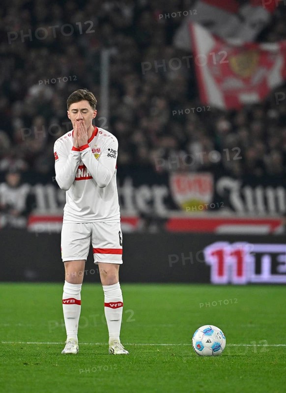Angelo Stiller VfB Stuttgart (06) disappointed gesture gesture MHPArena, MHP Arena Stuttgart, Baden-Württemberg, Germany