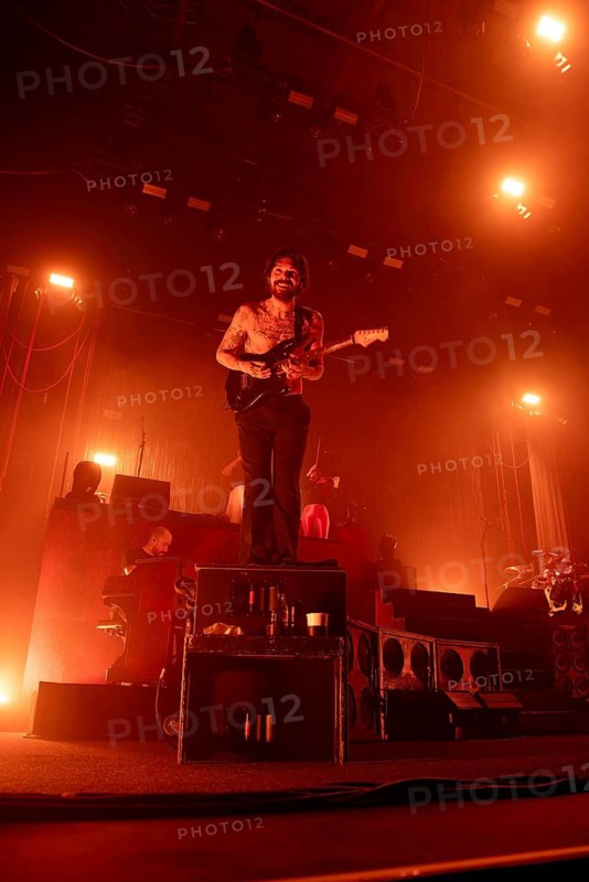 Singer Simon Neil from Biffy Clyro live on Futique Tour 2026 in Berlin's Max-Schmeling-Halle on 16.02.2026