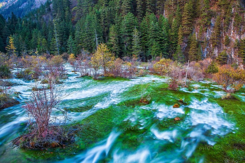 Jiuzhaigou, Sichuan, China – a UNESCO World Heritage nature reserve in the Min Mountains of northern Sichuan, featuring multi-level waterfalls, colorful lakes, snow-capped peaks, and diverse forest ecosystems across elevations of 2, 000–4, 500 meters