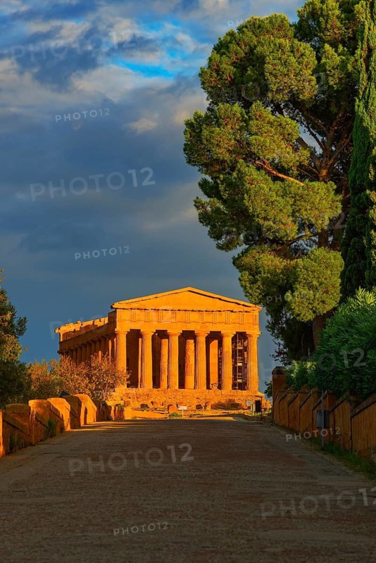 Temple of Concordia, Valley of Temples, Agrigento, Sicily, Italy
