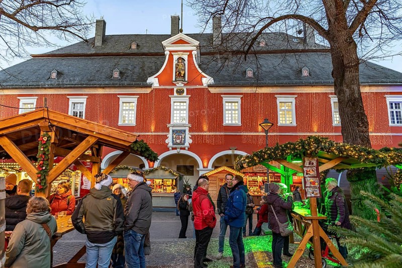 Christmas market at the town hall in Soest at dusk, North Rhine-Westphalia, Germany