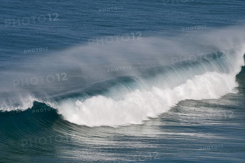 Breaking wave, Atlantic Ocean, Sagres, Algarve, Portugal
