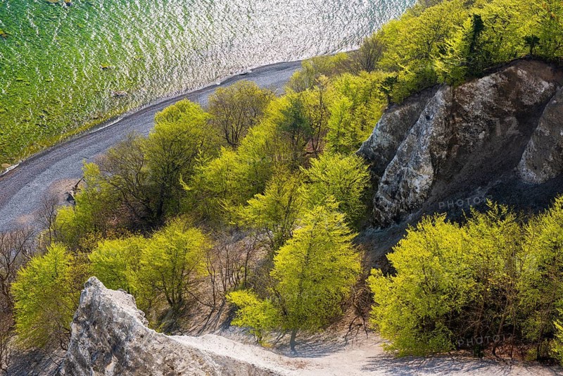 View of chalk cliffs in Jasmund National Park on Rügen, Sassnitz, Rügen, Mecklenburg-Western Pomerania, Germany