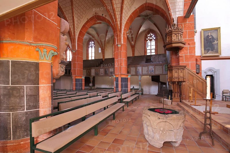 Baptism and pulpit, interior view, Walburgiskirche, Alsfeld, Hesse, Germany