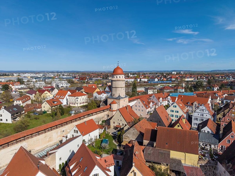 Aerial view of the historic old town of Nördlingen with the completely comprehensive and accessible city wall and the Löpsinger Tower, a historic city gate with city wall museum, Donau-Ries district, Nördlinger Ries, Bavaria, Germany