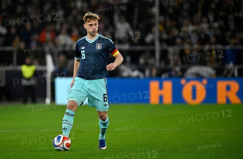 Joshua Kimmich GER (06) Action on the ball Football DFB International match Germany GER vs Ghana GHA Friendly match Test match MHPArena, MHP Arena Stuttgart, Baden-Württemberg, Germany