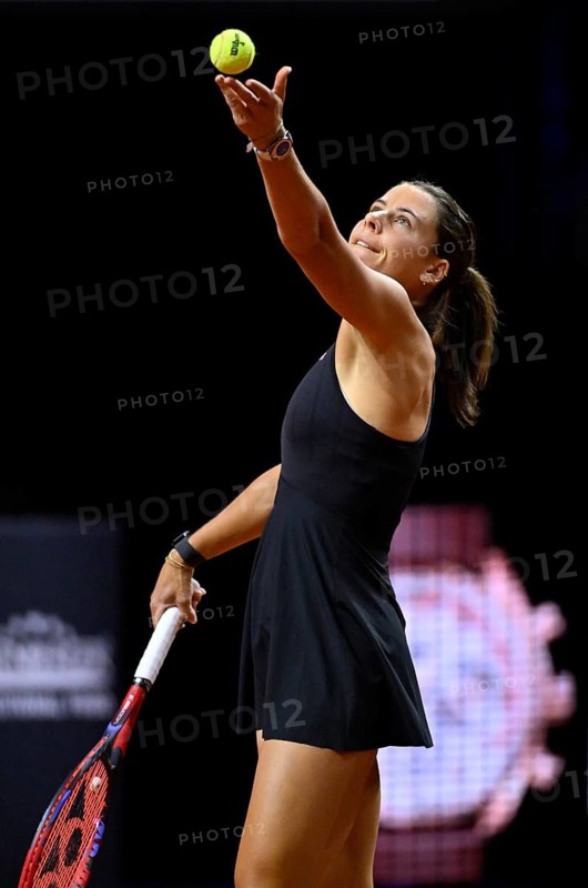 Emma Navarro USA Action Serve Tennis Women's Porsche Cup, Grand Prix, GP, Stuttgart 2025, Porsche Arena, Stuttgart, Baden-Württemberg, Germany