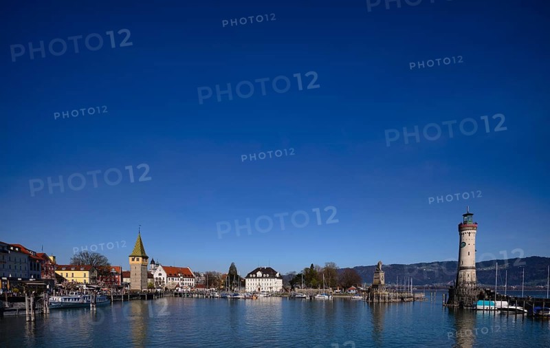 Bavarian Lion, Mangturm, Tax Office, New Lighthouse, Harbour Entrance, Port, Old Town, Lindau, Bavaria, Lake Constance, Germany