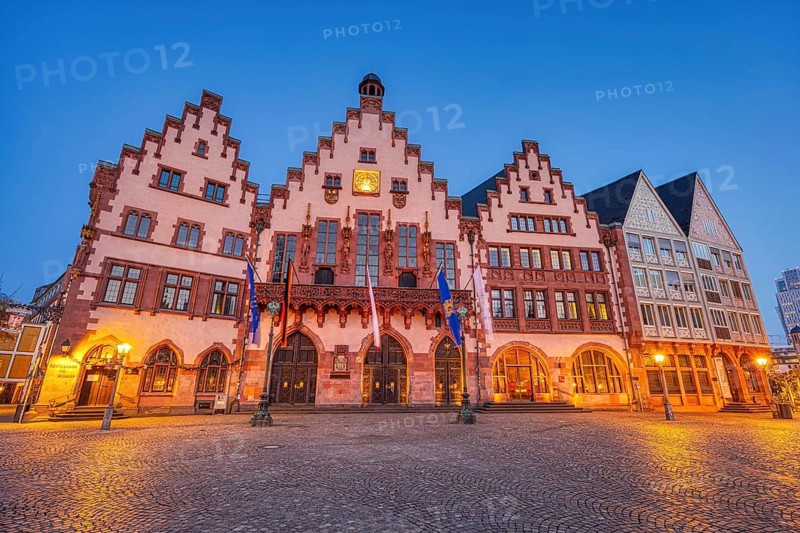 The lights on Römerberg in Frankfurt am Main glow in the morning, Frankfurt am Main, Hesse, Germany