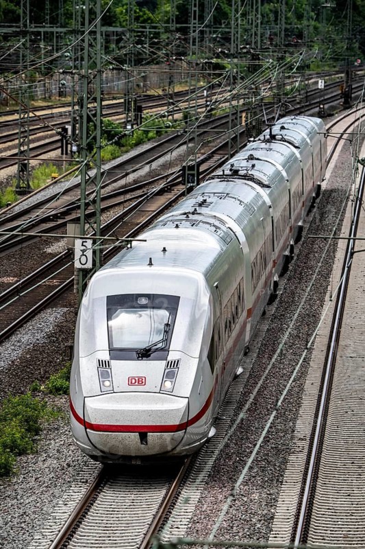 ICE 4 train on the line between Bochum and Dortmund, near Dortmund-Marten, multi-lane line for local and long-distance traffic, Dortmund, North Rhine-Westphalia, Germany