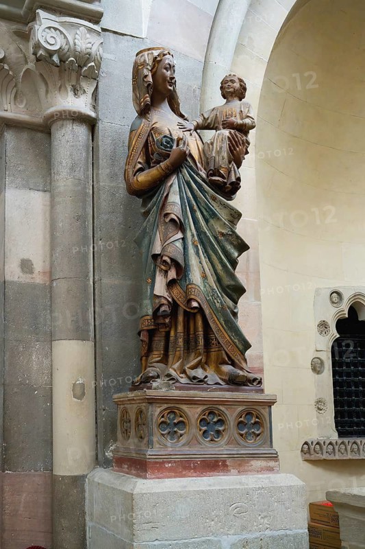 Magdeburg cathedral, Blessed Virgin Mary statue holding the Christ in her arms, Magdeburg, Saxony Anhalt, Germany
