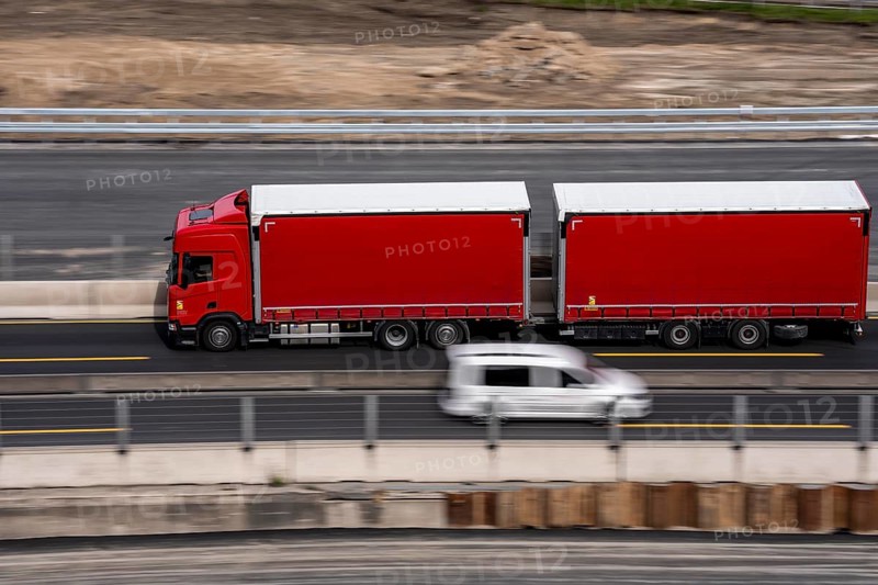 Truck, truck on the A3 motorway near Duisburg, forwarding, freight transport, North Rhine-Westphalia, Germany