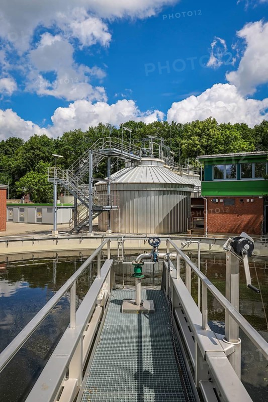 Voerde, Lower Rhine, North Rhine-Westphalia, Germany, Voerde wastewater treatment plant, Wastewater treatment in the modernised wastewater treatment plant