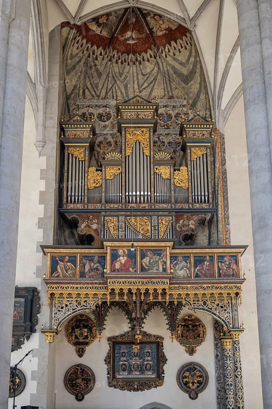 Interior of the parish church of St. Georg in the old town of Nördlingen with the late Renaissance side organ from 1544, Donau-Ries district, Nördlinger Ries, Bavaria, Germany