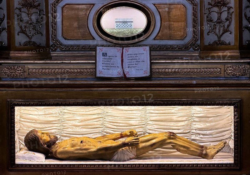 The deceased Lord, Sacred Art in the Igreja da Santíssima Trindade, Church of the Holy Trinity, Porto, Portugal