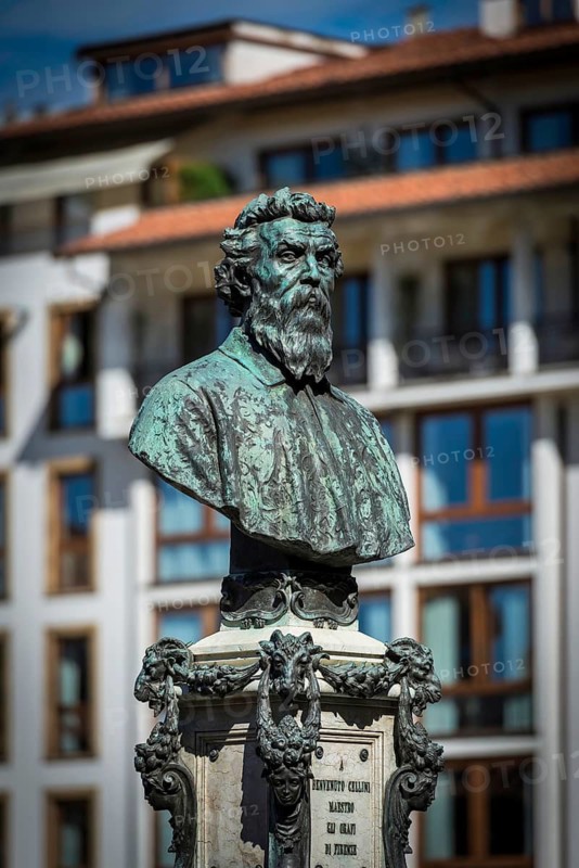 Benvenuto Cellini bust on the Ponte Vecchio, monument, sculpture, culture, Florence, Italy