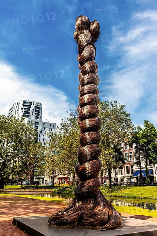 Sculpture The Plait, The Braid, by artist Kalliopi Lemos, sculpture terrace at Westersingel, Rotterdam, the Netherlands