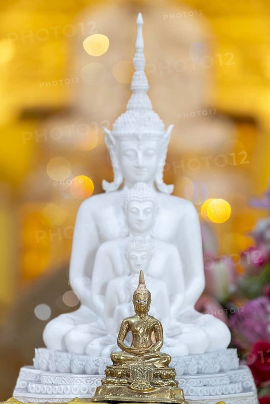 Golden Buddha (Dhyana-mudra: gesture of meditation), behind him five seated Buddhas (path to enlightenment), Buddhist temple complex Wat Phra That Sorn Kaew, Phetchabun province, Isan, Thailand