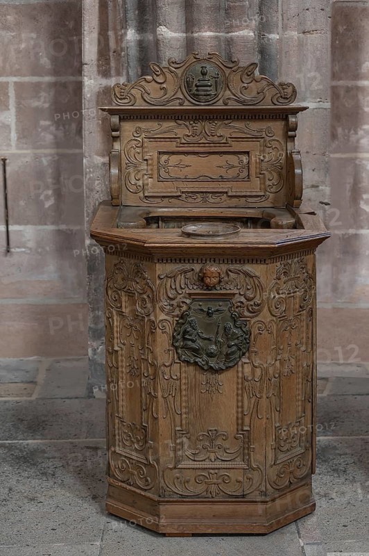 Craftsman's chair or alms chair from 1664 from the Messinggießer Zunft, Lorenzkirche, Nuremberg, Middle Franconia, Bavaria, Germany