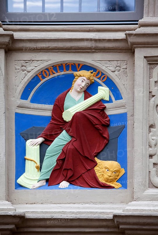Fortitudo, Lain for bravery, decoration of the facade, Hexenbürgermeisterhaus, Lemgo, North Rhine-Westphalia, Germany
