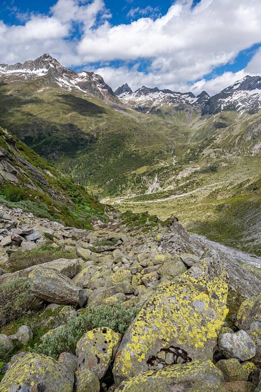 Picturesque mountain landscape, rocky mountain peaks with snow, Zemmgrund valley with Zemmbach stream, mountain panorama with Großer Mörchner and Zsigmondyspitze peaks, Berliner Höhenweg, Zillertal Alps, Tyrol, Austria