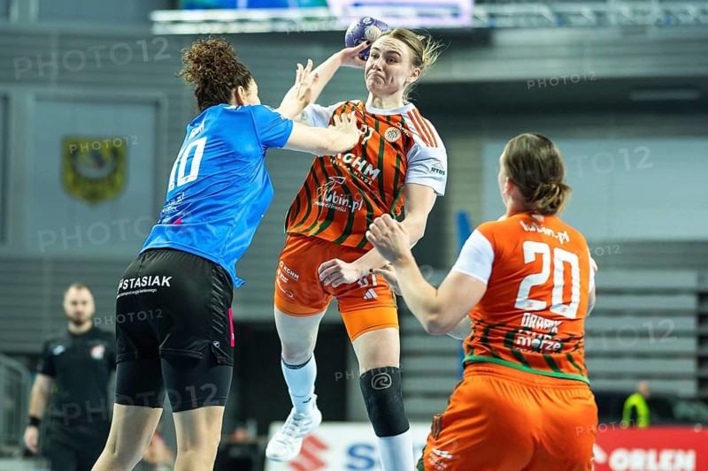 LUBIN, POLAND - FEBRUARY 4, 2026: Handball Orlen Superleague Women match MKS Zaglebie Lubin - Tauron Ruch Szczypiorno Kalisz. In action Jurenczyk Karolina