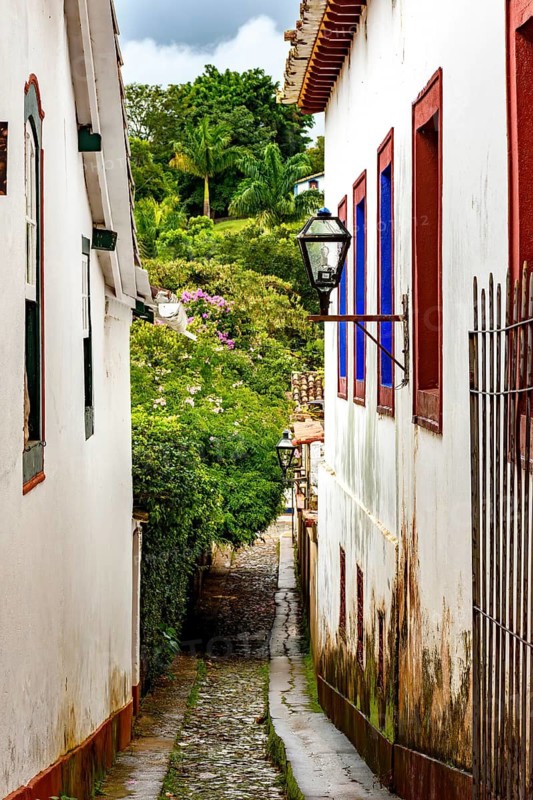 Alley and historic colonial-style houses in the city of Tiradentes, Minas Gerais, Tiradentes, Minas Gerais, Brazil