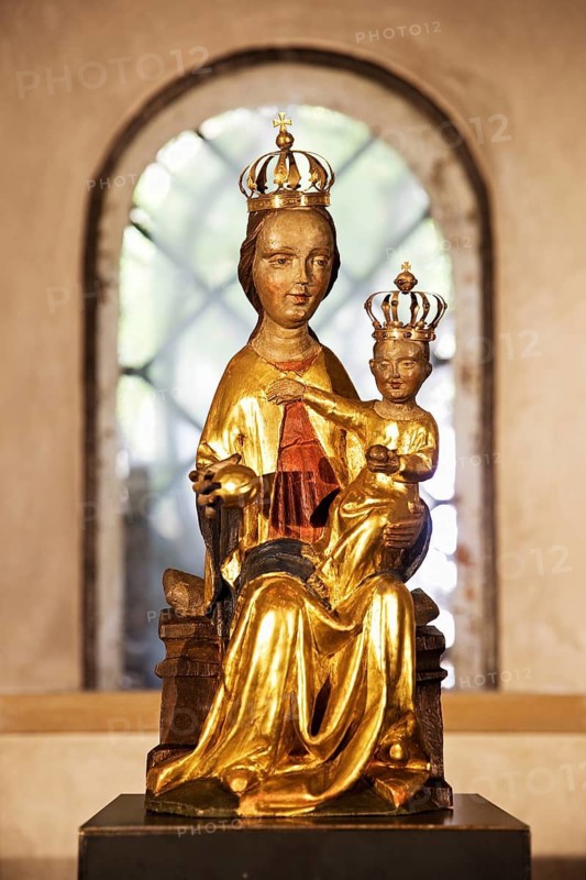 Statue of the Virgin Mary in the crypt, Mariendom, UNESCO World Heritage Site, Hildesheim, Lower Saxony, Germany