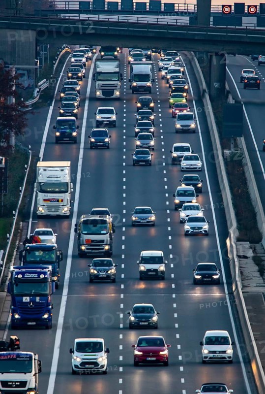 Motorway A3 between Düsseldorf and Leverkusen, near Erkrath, freeing of the hard shoulder during heavy traffic, camera monitoring